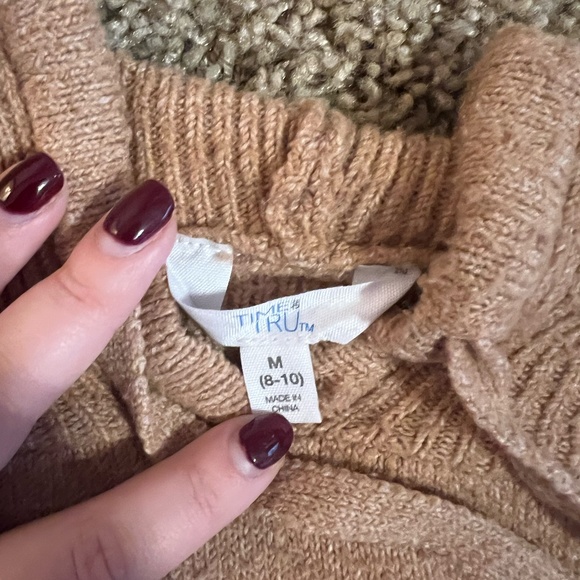 Matching Sweater Set - Picture 4 of 4